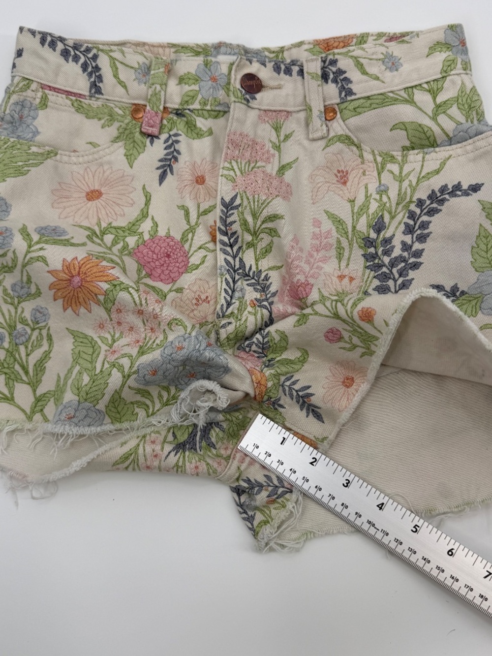 Wrangler High Waisted Floral Denim Shorts Cutoff Cowgirl Boho Festival Women 28 - Picture 3 of 8